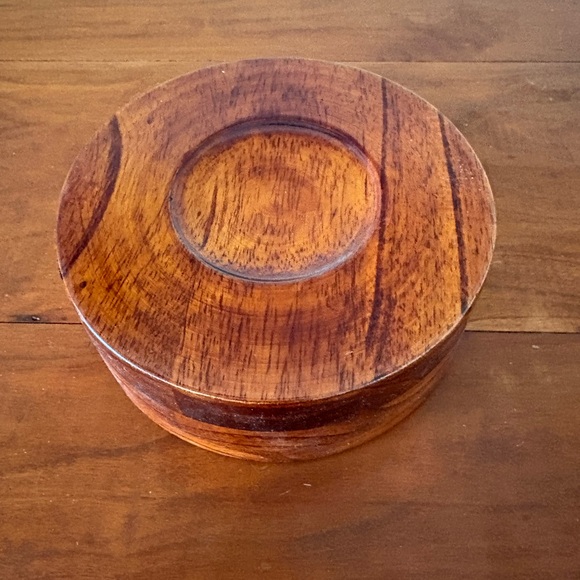 Vintage Wooden Salad Bowl Set w/ 4 Bowls & Serving Utensils - Picture 9 of 13